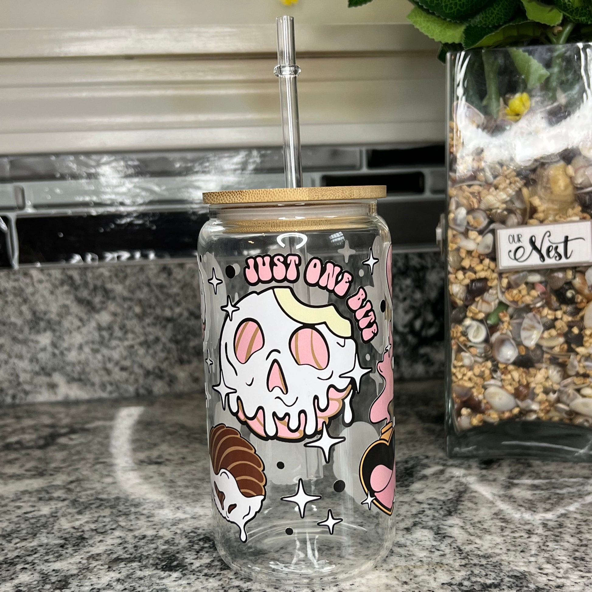 Poison concha Cafecito y Chisme Halloween Glass Cup 16oz – Lexie